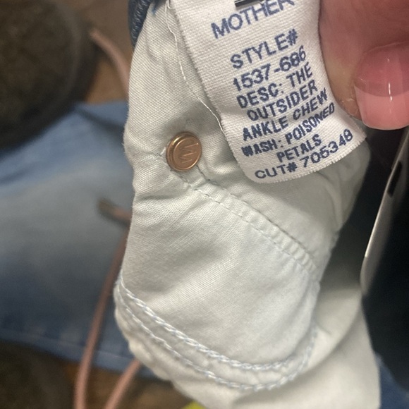 MOTHER THE OUTSIDER ANKLE CHEW IN POISONED PETALS HIGH WAISTED FLARE LEG BOOTCUT - Picture 12 of 12